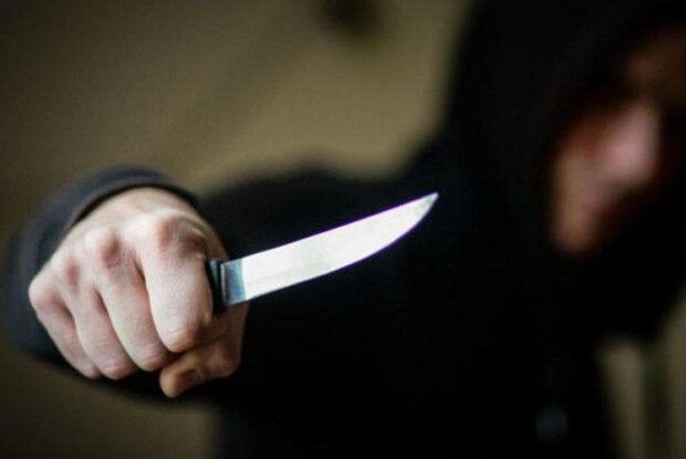 У Луцьку чоловік вирішив конфлікт ножем