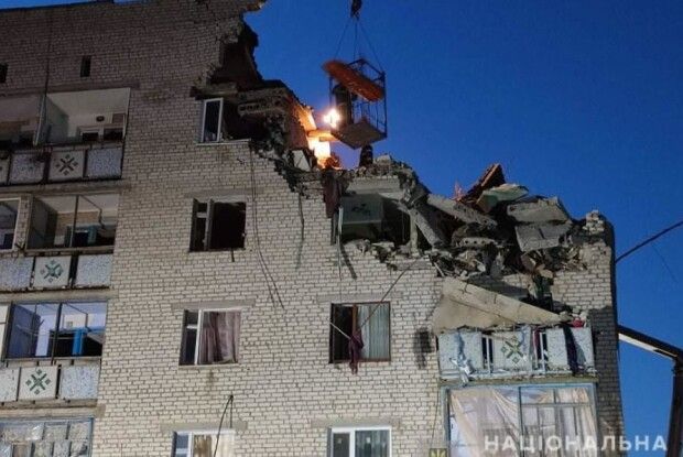 Вибух газу у багатоповерхівці: під завалами шукають людей