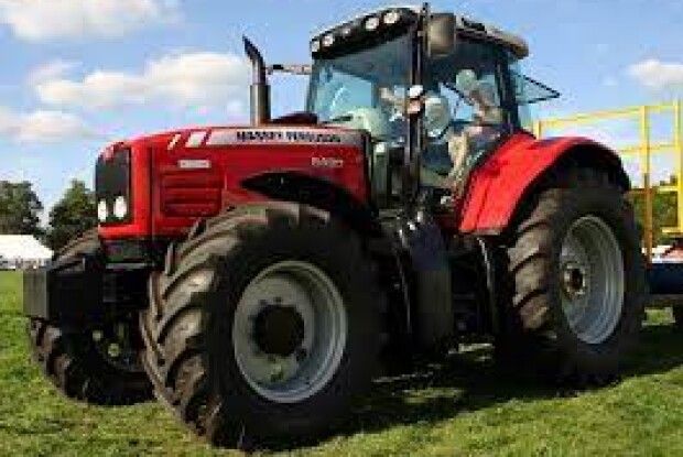 Жінку, яка не віддавала трактор, поліцейські тягали по землі аж до втрати свідомості