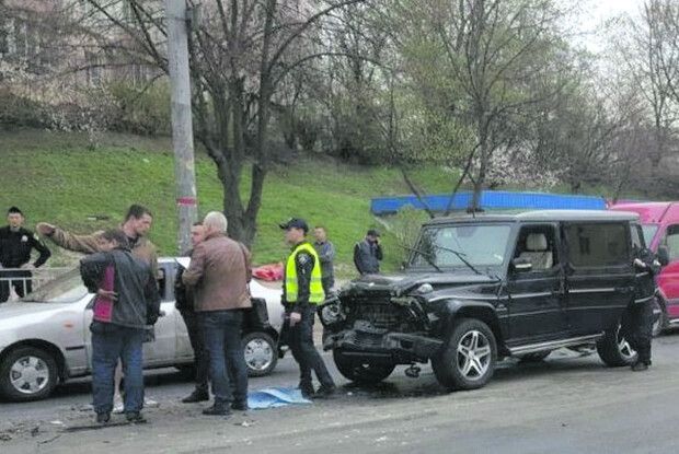 П’яний автомийник розтрощив «Мерседес» Медведчука