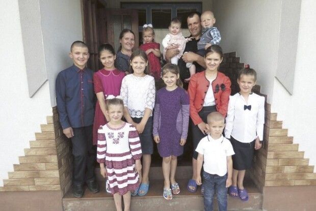 36-річна мати-героїня з Волині народила 12-у дитинку (Фото)