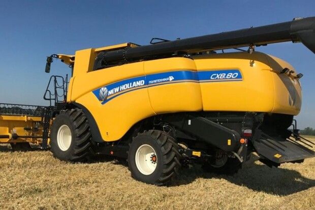 На Волині директор центру освіти придбав трактор із «золотою» націнкою