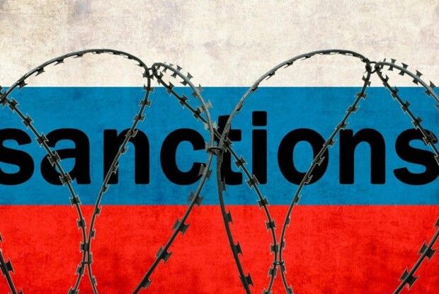 Кладіть у ліфчик поролон: у російських клініках закінчуються грудні імпланти