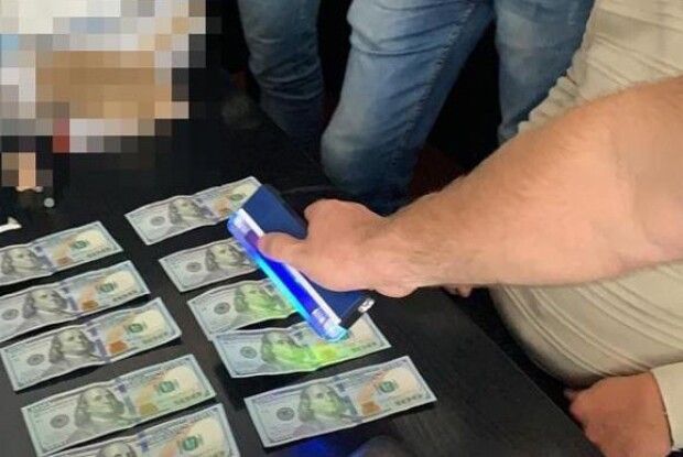 Мера волинського міста, якого спіймали на хабарі, відсторонили від посади