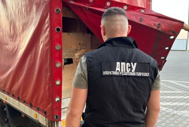 Псевдоблагодійник з Волині намагався ввезти в Україну товари на суму 1,5 млн гривень