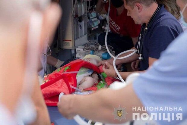 Літаюча «швидка» доставила з Рівненщини до столиці 6-місячного Давида 