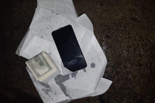 На Волині затримали начальника відділу Головного управління Національної поліції в області, який одержав 3 000  доларів США неправомірної вигоди