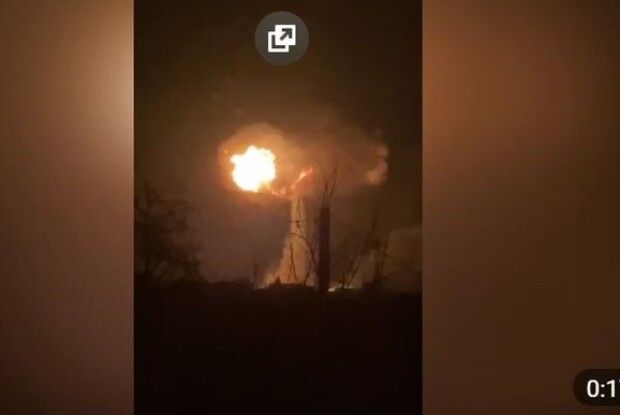 Це не ядерний вибух, хоч дуже схоже: російські окупанти підірвали газопровід у Харкові (Відео)