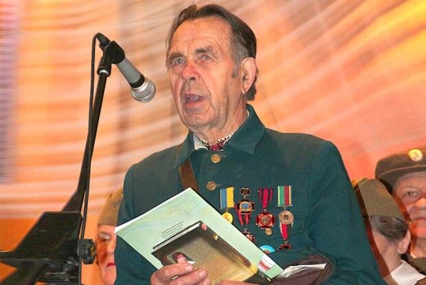 25 РОКІВ ТОМУ «ПОСВІТ»  БОЯЛИСЯ ПУСКАТИ У КЛУБИ