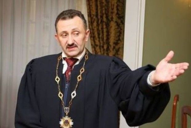 То що, «суддю-колядника» Зварича знову посадять?