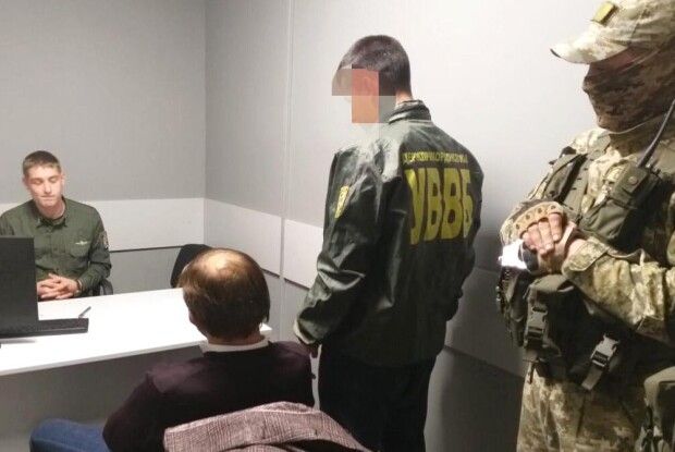 Ані липові документи, ані чималий хабар не допомогли іноземцю потрапити в Україну (Фото, відео)