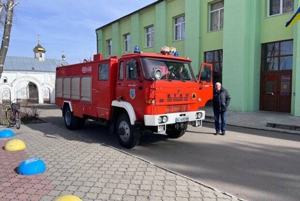 Волинь передала прифронтовій громаді на Сумщині пожежний автомобіль