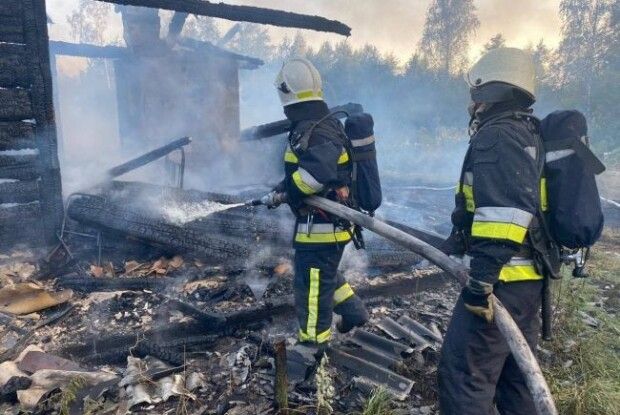 На Рівненщині дотла згоріла хата