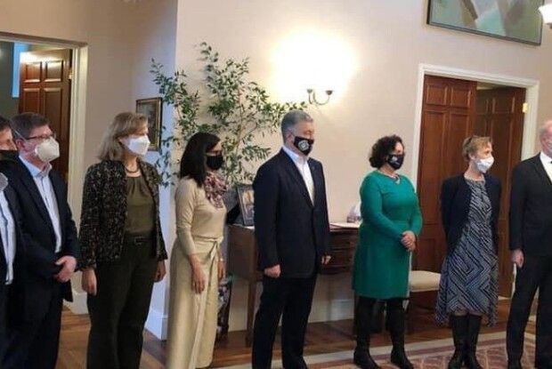 Санкції, інтеграція України в ЄС та НАТО, вакцини: про що Порошенко говорив з послами країн Групи семи 