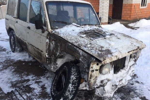 На Волині прикордонники переслідували позашляховик, водій якого намагався наїхати на правоохоронців