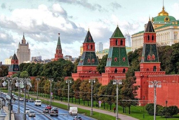 Чому у Кремлі мріють змінити нашу Конституцію?