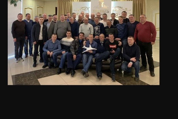 Російський пілот передав українській розвідці службові документи й фото своїх командирів