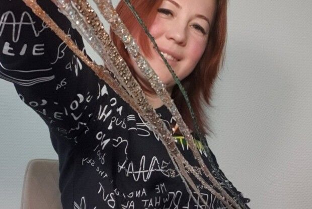 Сьогодні реєструють рекорд «Найдовші нарощені нігті на руці»