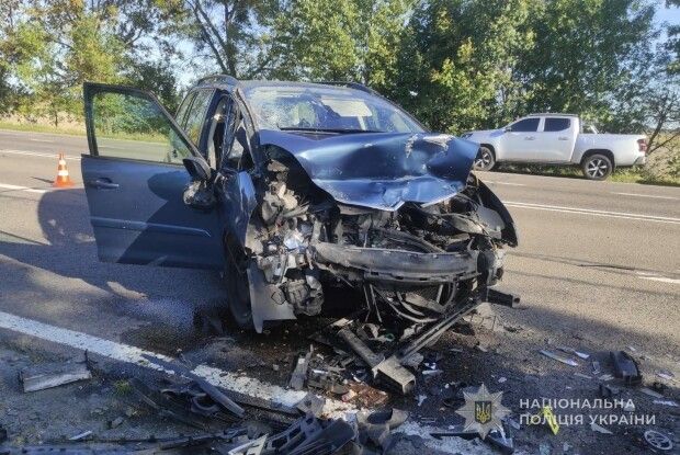 На Волині п'яний водій влетів у автівку на зустрічній смузі