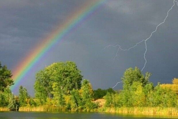 В Україну йдуть шалені грози та зниження температури. Яка погода сьогодні в Луцьку