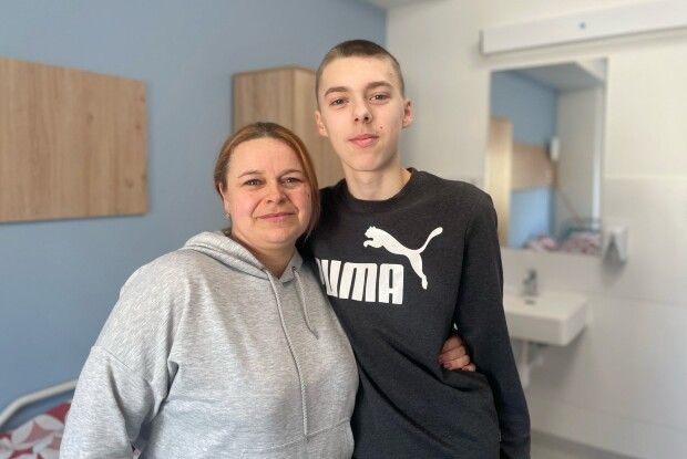 Серце могло зупинитися щомиті: у Львові рятували 16-річного юнака з сколіозом найважчого ступеня