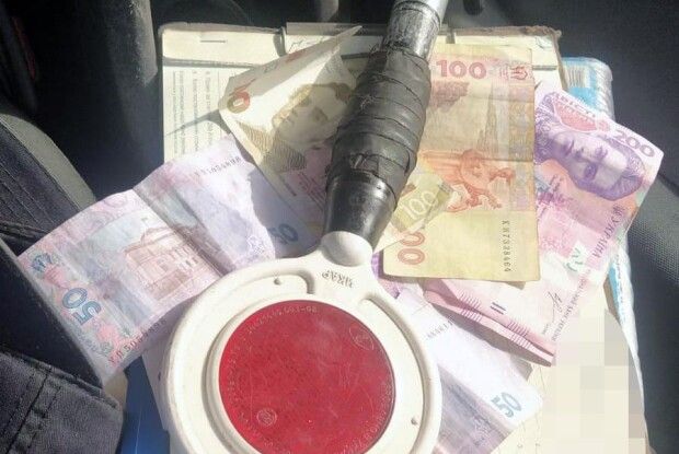 П’яного волинянина за кермом наздогнала поліція, а він ще й запропонував хабаря (Фото)