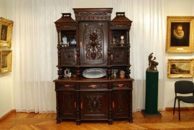 Відреставровані експонати повернулися у художній музей