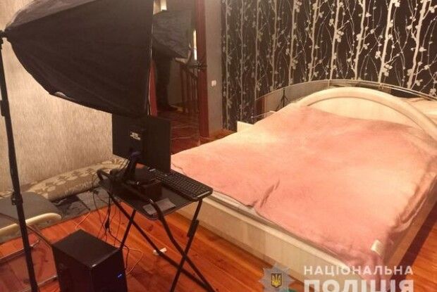 У Рівному в квартирі викрили порностудію (Фото)