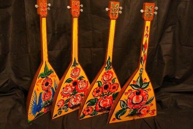 Латвія депортувала учасників ансамблю «Рязанская гармонь» разом з їхніми балалайками