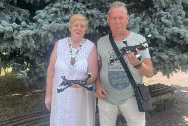 Волинянка втретє за власні кошти придбала безпілотники для захисників