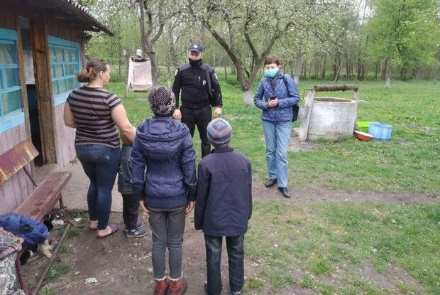 Для батьків, які раніше зловживали спиртним, камінь-каширські правоохоронці  і соцпрацівники провели профілактичні бесіди