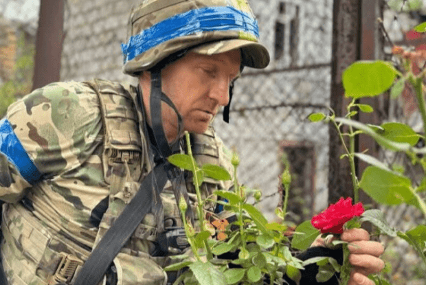 Герой з Волині отримав «Золотий хрест» від Головнокомандувача ЗСУ