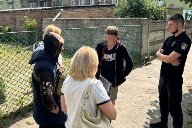 У райцентрі на Волині поліцейські зустрілися  з неповнолітніми, які перебувають на обліку