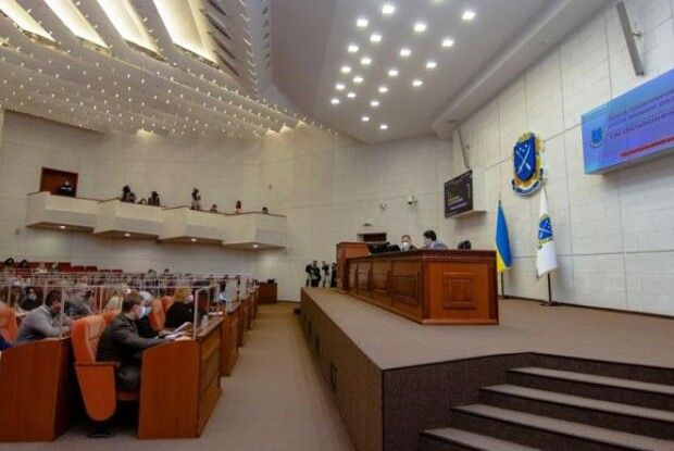 У Дніпрі за 5 хвилин звільнили 655 чиновників і працівників мерії