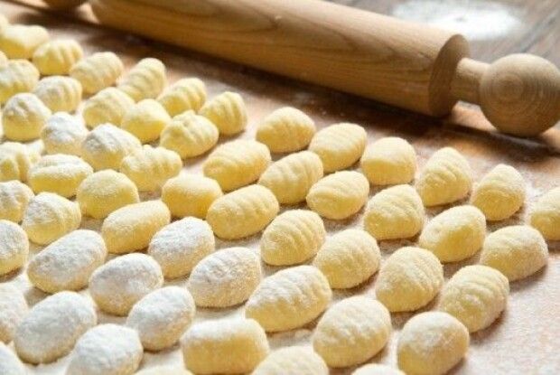 Ото дискусія: Чим нагодували учнів у сільській школі на Волині – ньоками, кльоцками чи галушками