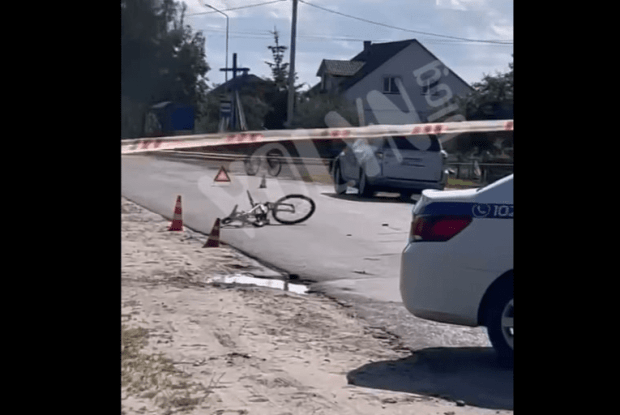 У селі на Поліссі внаслідок ДТП помер у кареті швидкої 21-річний мотоцикліст (Фото)