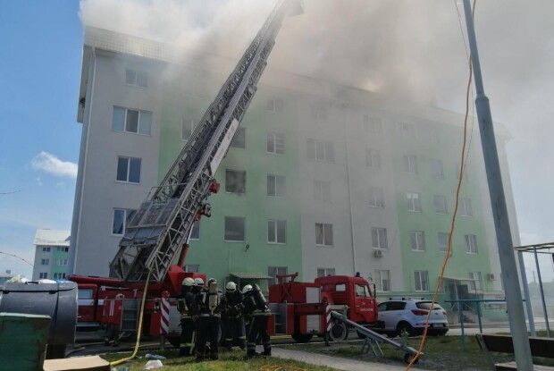 Під Києвом під час вибуху в багатоповерхівці постраждали люди (Фото)