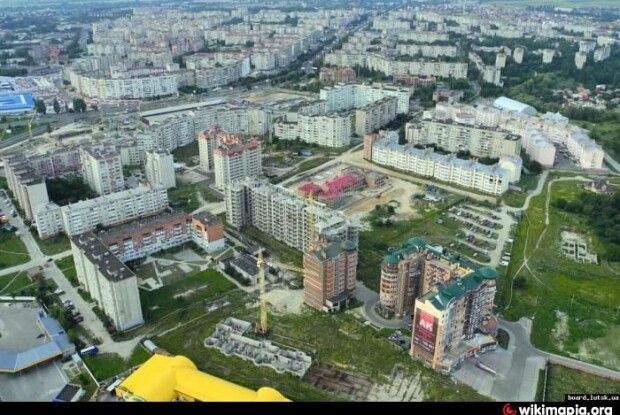 У Луцьку посилять контроль за облаштуванням фасадів та паркомісць у новобудовах