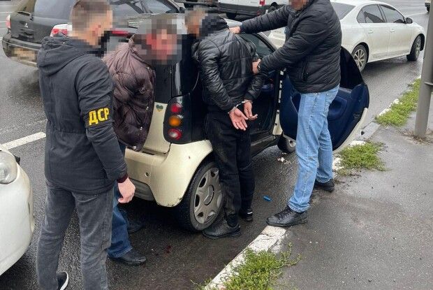 Злапали злодійську банду, яка патрала квартири українців (Фото)
