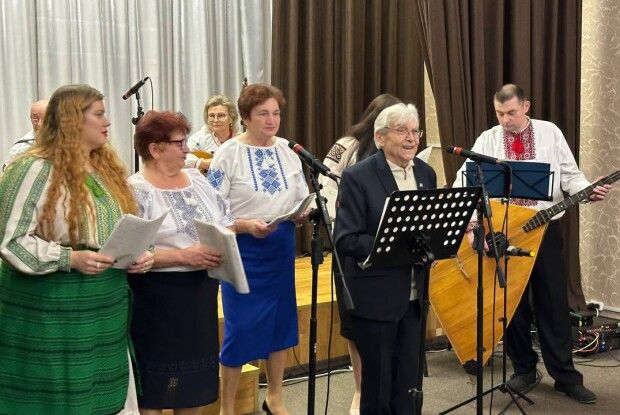 У Володимирському районі відбувся творчий вечір поета-пісняра Олександра Каліщука