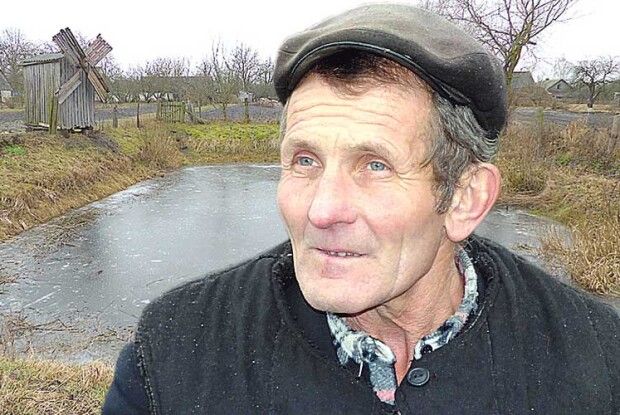 Волинянин змайстрував вдома вітряк і тепер має своє борошно! (Фото)