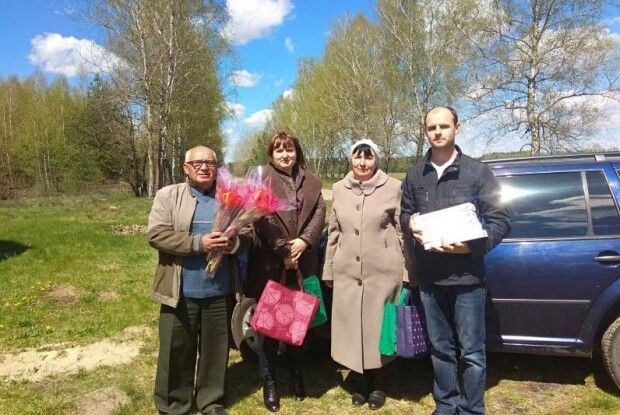 В селах Шацької громади привітали багатодітних матерів (Фото)
