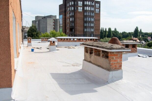 Приміщення має бути готовим на сто відсотків: у Луцьку перевірили хід підготовки навчального закладу