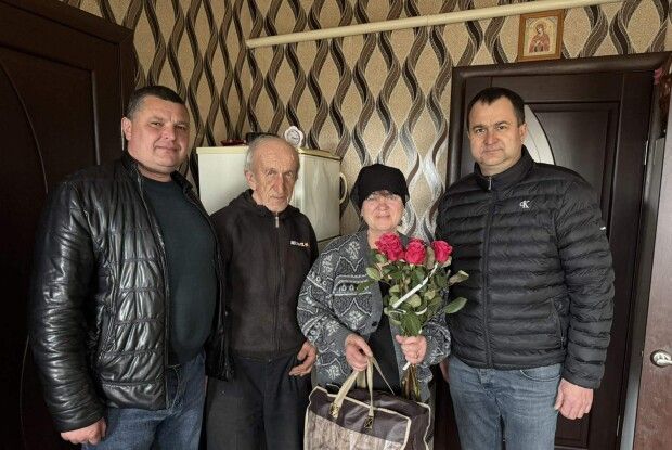 На Волині привітали матір загиблого героя
