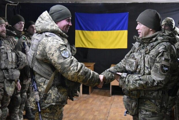 Генерал-полковник Сирський нагородив воїнів 100-ї обр ТрО