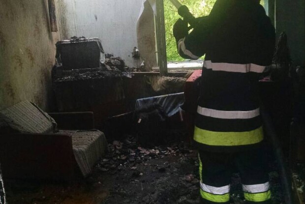 Мешканець Рівненщини отримав опіки під час пожежі