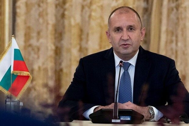 Президент Болгарії ветував передання Україні близько 100 БТРів, які «просто лежать на складах»