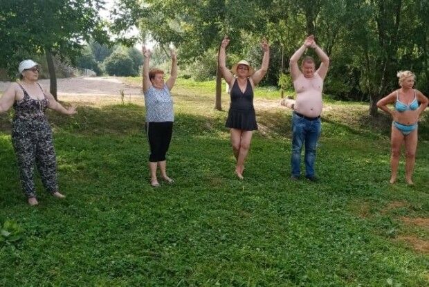 Вік не заважає лучанам вийти на ранкову зарядку (Фото)