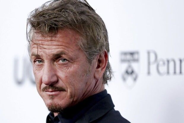 62-річного Шона Пенна заскочили під час палких поцілунків з молодшою на 19 років українською акторкою