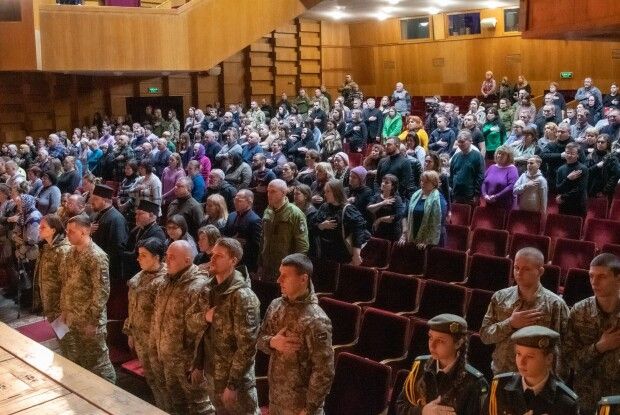 Рідні полеглих Героїв Князівської бригади отримали пам'ятні відзнаки 